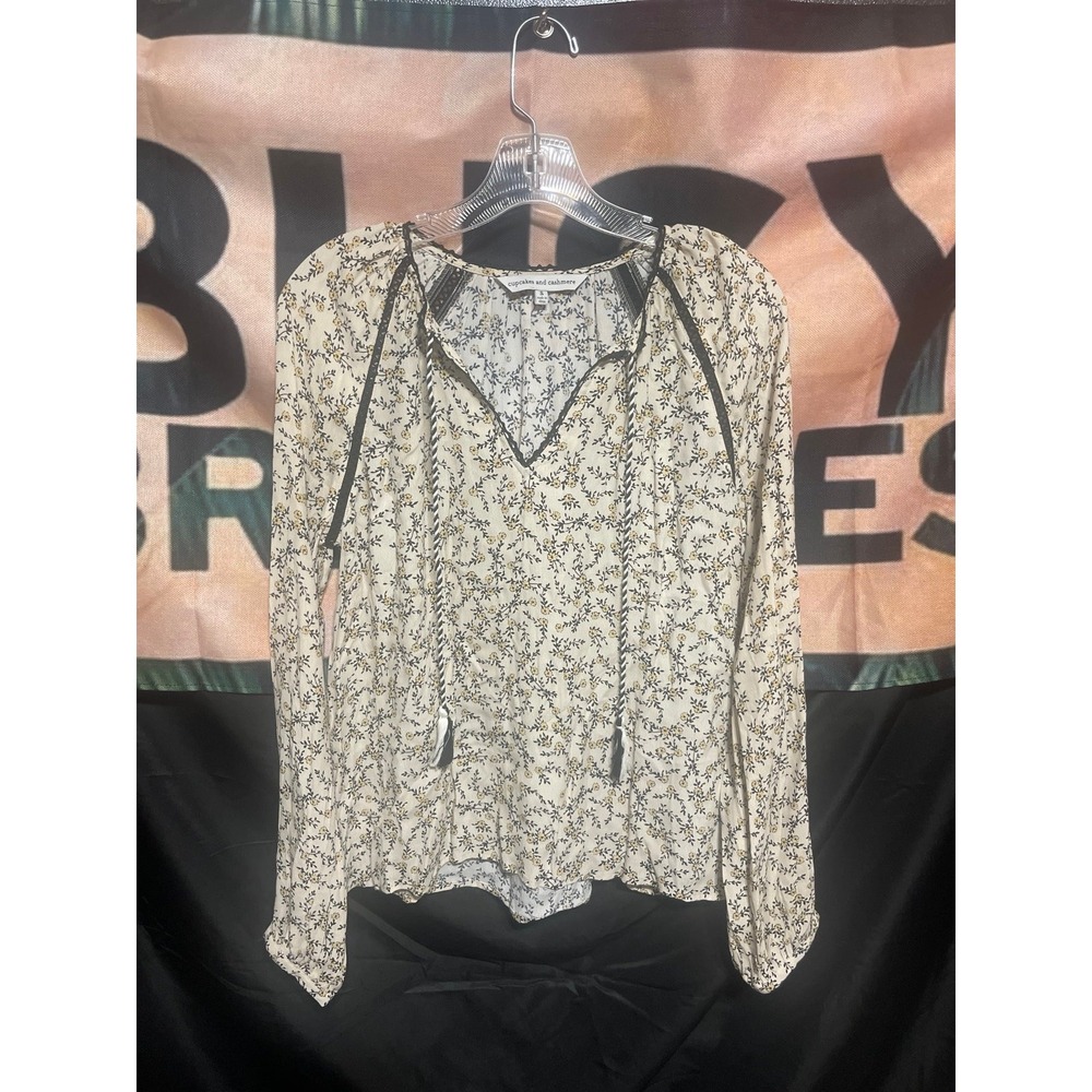 Blouse size small Cupcakes and Cashmere